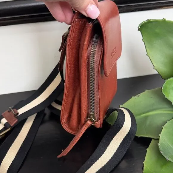 American Leather Co genuine leather crossbody shoulder purse neutral like new - Picture 2 of 11